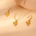 Elegante conjunto de joyas en acero inoxidable dorado con colgante de caballito de mar - Pez (Conjunto Collar Pendientes)