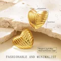 Textured 18K gold plated heart stud earrings in stainless steel with wavy stripes - Retro Striped Heart Style (019)