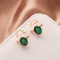 Boucles d'oreilles renne en or rose avec cristal vert et petits diamants blancs - Clou Bois Or Rose Pierre Verte (DZ-339)