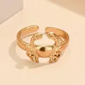 Anillo creativo de cangrejo dorado con banda abierta ajustable en estilo océano minimalista - Cangrejito / Dorado
