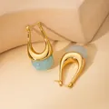 Orecchini a cerchio dorati a forma di U con ciondolo a sfera traslucida azzurro - Curvo Blu (E0526)