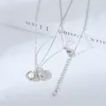 Dettaglio della collana argento con perla, pendente in zircone e chiusura a moschettone - Stile Cilindro Perla Artificiale (XL89190B) / Argento