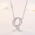 Collier en argent avec initiale Q serti de zircons cubiques sur une chaîne délicate - Lettre Q (XL60392-Q) / Argent