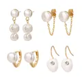 Elegante set di 4 paia di orecchini di perle dorate con pendenti e bottoni per donna - Collezione Orecchini di Perle (DNXS02192)