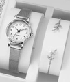 Gros plan d'une montre à quartz pour femme et de bracelets feuilles argentées étincelantes - Ensemble Bracelet Feuille + Argent A40 (Sans Boîte)
