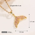Collana a coda di sirena dorata con pendente in cristallo rosa e catenina - Coda di Sirena in Zircone Rettangolare Rosa (NKL04017)