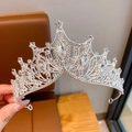 Élégant diadème argenté avec strass en cristal étincelants et perles pour filles fêtent - Style Argenté (YY-003)