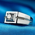 Anello da uomo in argento S925 con zircone quadrato incastonato su una fascia larga lucida - US 5 / Bianco