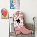 Sac bandoulière en forme de botte de cowboy rose et blanche avec motif vache et étoile - Rose