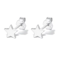 Dettaglio ravvicinato di orecchini a stella in argento 925 con marchio inciso - Coppia di Stelle / Argento