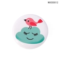 Broche en émail mignonne avec oiseau rose sur nuage sarcelle et finition dorée - Style Oiseau et Nuage (NXC00012)