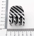 Mini hair jaw clip featuring black and white diagonal stripes, 4.5cm size reference - Diagonal Stripe Style (DNXF00538)
