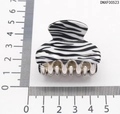 Chic zebra print acrylic hair claw clip with durable metal teeth, 4cm x 4.5cm size - Black And White Zebra Print (DNXF00523)