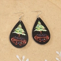 Detailed macro view of wooden teardrop earrings with Merry Christmas tree pattern - 圣诞树Merry Christmas(7)