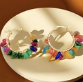 Pendientes de aro bohemios dorados con piedras naturales coloridas y cierres fáciles de usar - Acero Inoxidable Dorado Con Concha Multicolor