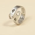 Vintage Silberring mit Herz-Ausschnitten und Pfotenabdrücken für Katzenliebhaber im Retro-Stil - Herz Pfote Gravierter Stil / Stil 3