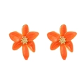 Vista macro detallada de pendientes de flores de esmalte naranja con estambres dorados - Naranja