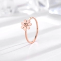 Anello margherita minimalista in oro rosa 18 carati da donna con dettagli lucidi - US 4 / Margherita / Oro rosa
