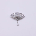 Spilla a ventaglio in argento con zirconi micro-incastonati e ciondolo a goccia - 40*35