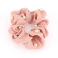 Coletero elegante de satén rosa palo con perlas artificiales sobre fondo blanco - Rosa Grisáceo (NQF00265-1)