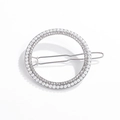 Elegante fermaglio geometrico con perle bianche e strass scintillanti su base in argento - Stile Tondo Argento con Perle e Strass (NXF00063-1)