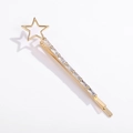 Minimalistische goldene Haarspange mit hohlem Stern und funkelnden rechteckigen Zirkonia - Gold Hohler Stern Rechteckiger Stein Stil (NCF00070)