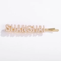 Goldene Haarklammer mit perlenbesetztem SHANGHAI Schriftzug auf weißem Hintergrund - Gold Perle Buchstabe SHANGHAI Stil (NXF00010)