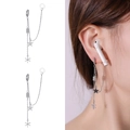 Dettaglio della catena per orecchini anti-smarrimento con ciondoli a stella per cuffie - Stile Cerchio Strass Stella Fiocco (NCE03130) / Argento