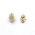 Boucles d'oreilles main de Hamsa dorées avec tige en argent 925 et design géométrique - Style Clou Main de Fatma