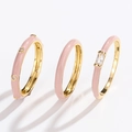 Dreiteiliges vergoldetes Ring-Set mit rosa Emaille und funkelnden Zirkonia-Steinen - Rosa (NCS00354-2)