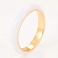 Minimalistische emaille ring in wit en goud met een gladde, glanzende afwerking - Witte Stijl (NXR01295-10)