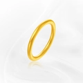 Anillo minimalista de acero de titanio chapado en oro de 18k mate con textura lisa - US 5 / Dorado