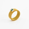 Gold mesh band ring with emerald green and white zircon stones in vintage woven style - US 7 / Clear and Green