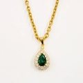 Collana in oro classica con ciondolo in gemma verde a goccia e aureola di zirconi - Stile smeraldo a pera (CK1940-modello 1)