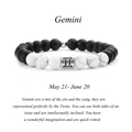 Vue détaillée du bracelet Gémeaux avec perles en turquoise blanche et pierre noire mate - Gémeaux (B1373)