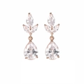 Detalle de pendientes de gota en oro rosa con circonitas de corte marquesa y en forma de pera - Gota de Agua Hoja Oro Rosa (E1134)