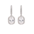 Detalle de pendientes de plata con grandes circonitas corte esmeralda y engaste tipo halo - Halo Rectangular Plateado (E1139)