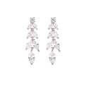 Detalle de pendientes colgantes de cristal talla marquesa con acabado plateado y capas - Borla de Capas Plateada (E1142)