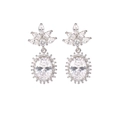 Detalle de pendientes de plata con corona de circonita marquise y piedra oval central - Halo Ovalado Plateado (E1146)