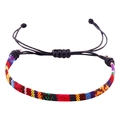 Detail van de kleurrijke Bohemian handgevlochten armband met verstelbare zwarte schuifknoop - Zwart Koord Rood Geel Blauw Groen