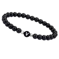 Gepolijste zwarte kralenarmband met zilveren letter V bedeltje en metalen accenten - Letter V (B2435)