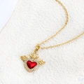 Collana placcata oro con ciondolo a cuore rosso, diamanti e motivo a fiamma alata - Stile Cuore Alato Corona di Fiamme (SL020)