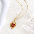 Elegante collana con pendente a cuore in smalto rosso e dettaglio corona di diamanti - Stile Cuore Incoronato Smaltato (SL024)