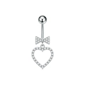 Detalle de un piercing de ombligo pulido con lazo, colgante de corazón y circonitas claras - Estilo Lazo Corazón Plata (3419)