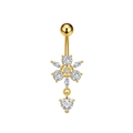 Macro-opname van een gouden navelpiercing met hartvormige zirkoon en bloemblaadjes - 3297 Goudkleur