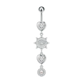 Dettaglio del piercing all'ombelico con zircone a cuore, occhio di Allah e perla tonda - Stile Cuore Malocchio Perla (3403) / Argento