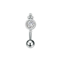 Detail van zilveren navelpiercing met rond kristal en een gepolijste metalen bal - Staalkleur