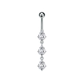 Detailopname van zilveren navelpiercing met drie heldere zirkonia druppelstenen - 3302 Zilverkleur