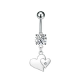 Detalle del piercing de ombligo en acero con colgantes de corazón y circón brillante - 3321 / Color acero