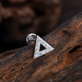 Pendientes de triángulo plateados con micropavé de circonitas cúbicas brillantes - Triángulo Hueco Micro-Incrustado (3365) / Plateado